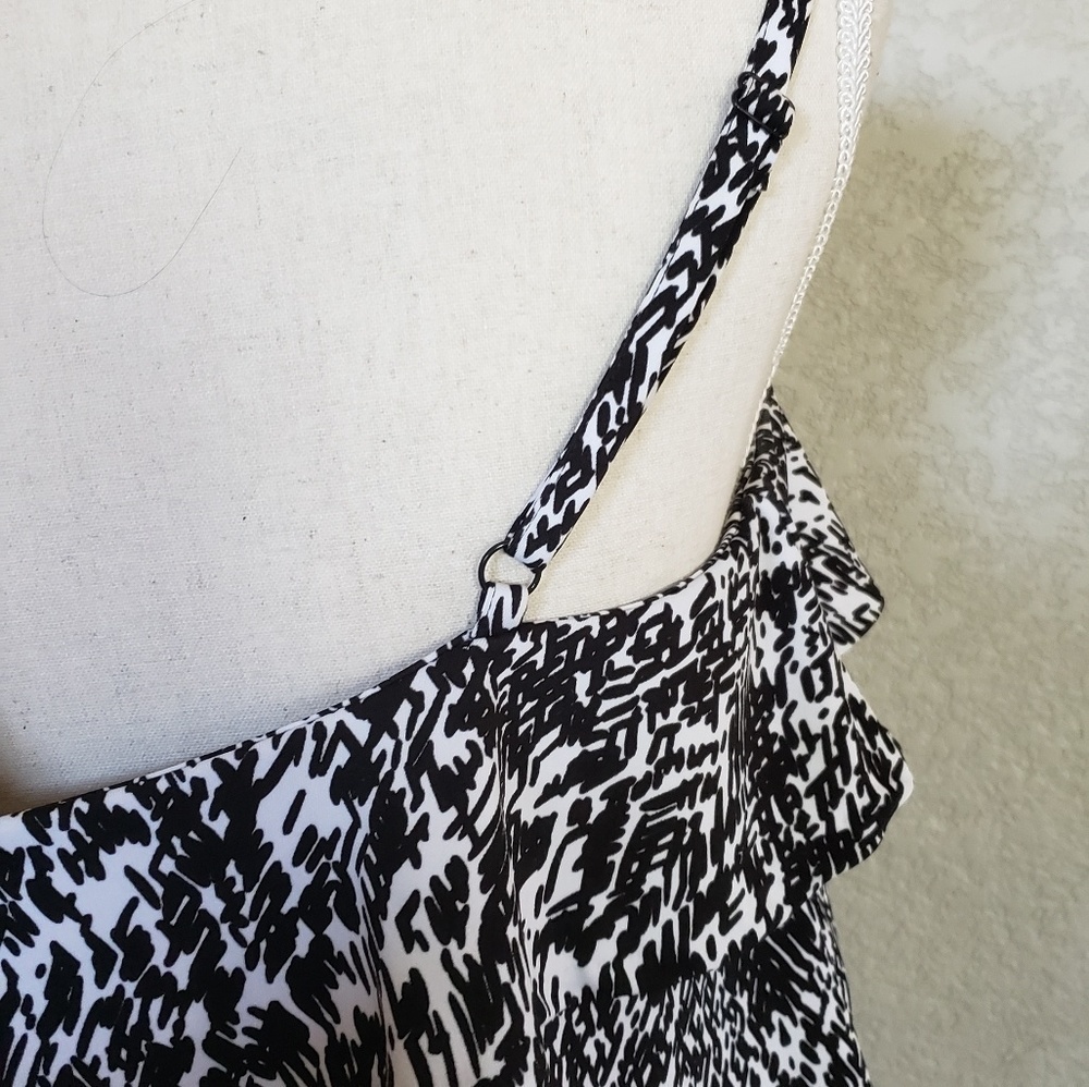 DkNY short Romper - Picture 3 of 8